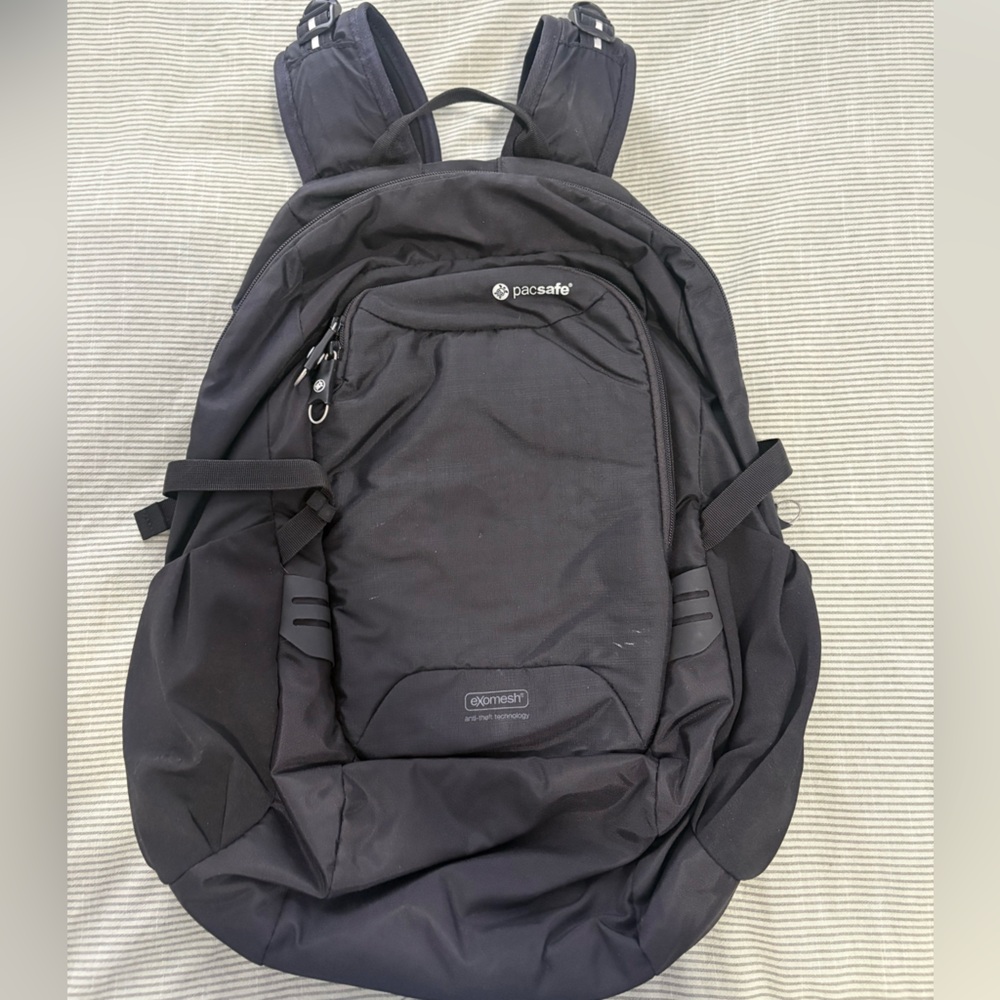 Pacsafe Venturesafe 25L GII Anti-Theft Backpack (Black)